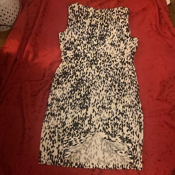 Dress in tiers by Calvin Klein Size 8 - Picture 5 of 7